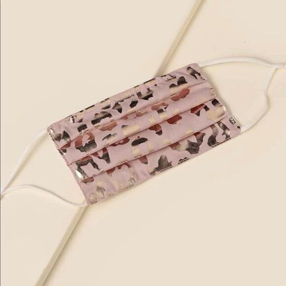 Cheetah Print Face Mask - Picture 2 of 3